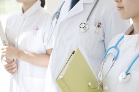 髭(ひげ)ともみあげの違い